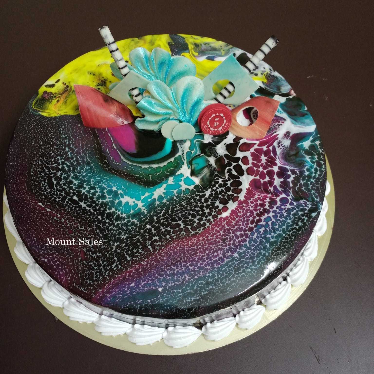 Premium RED N White Velvet Cake